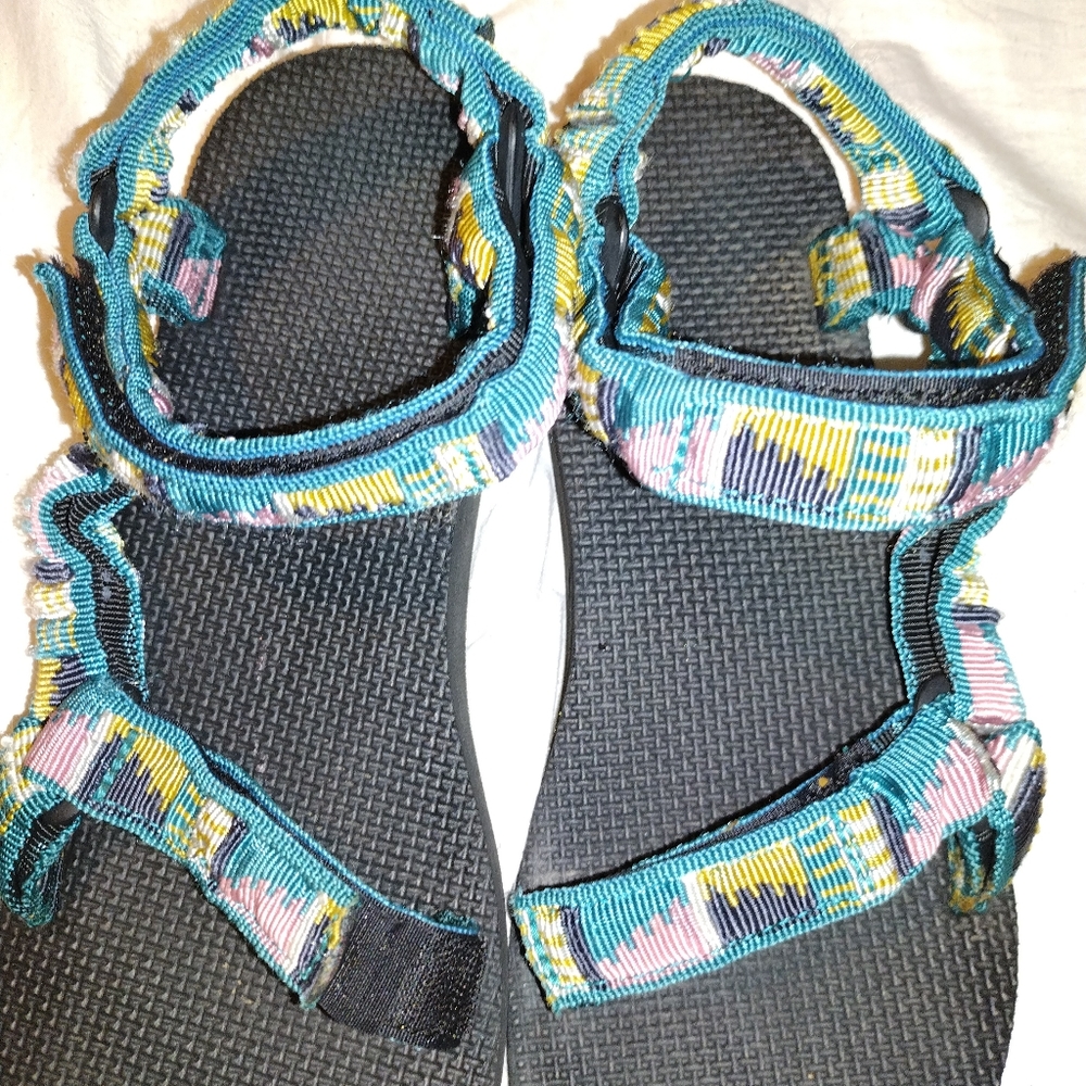 teva original universal sandal Size 9 Women's 1003987.Tribal Aztec vibe - Picture 2 of 9